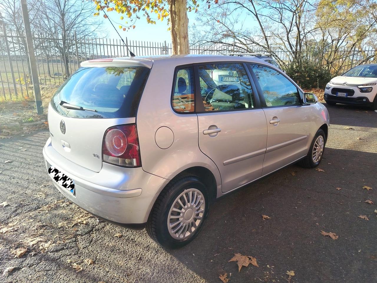 Volkswagen Polo 1.4/75CV 16V 3p. Comfortline pe NEOPATENTATI