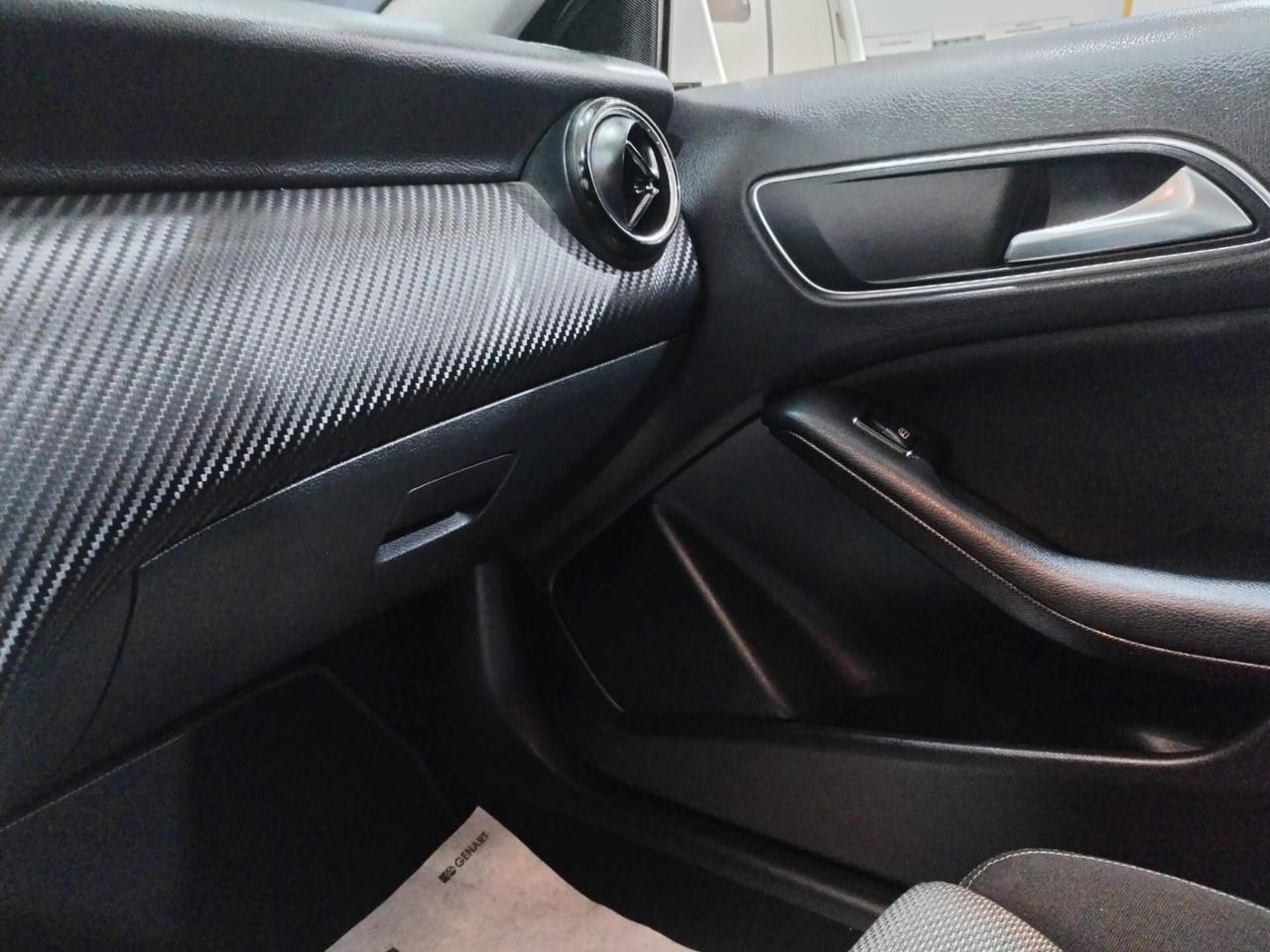 Mercedes-benz GLA 200 d Automatic Business