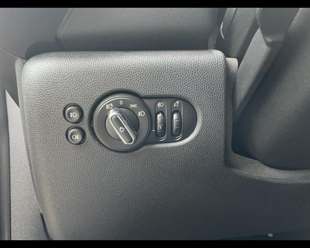 MINI Mini 4ª serie (F56) - Mini 1.5 One 75 CV