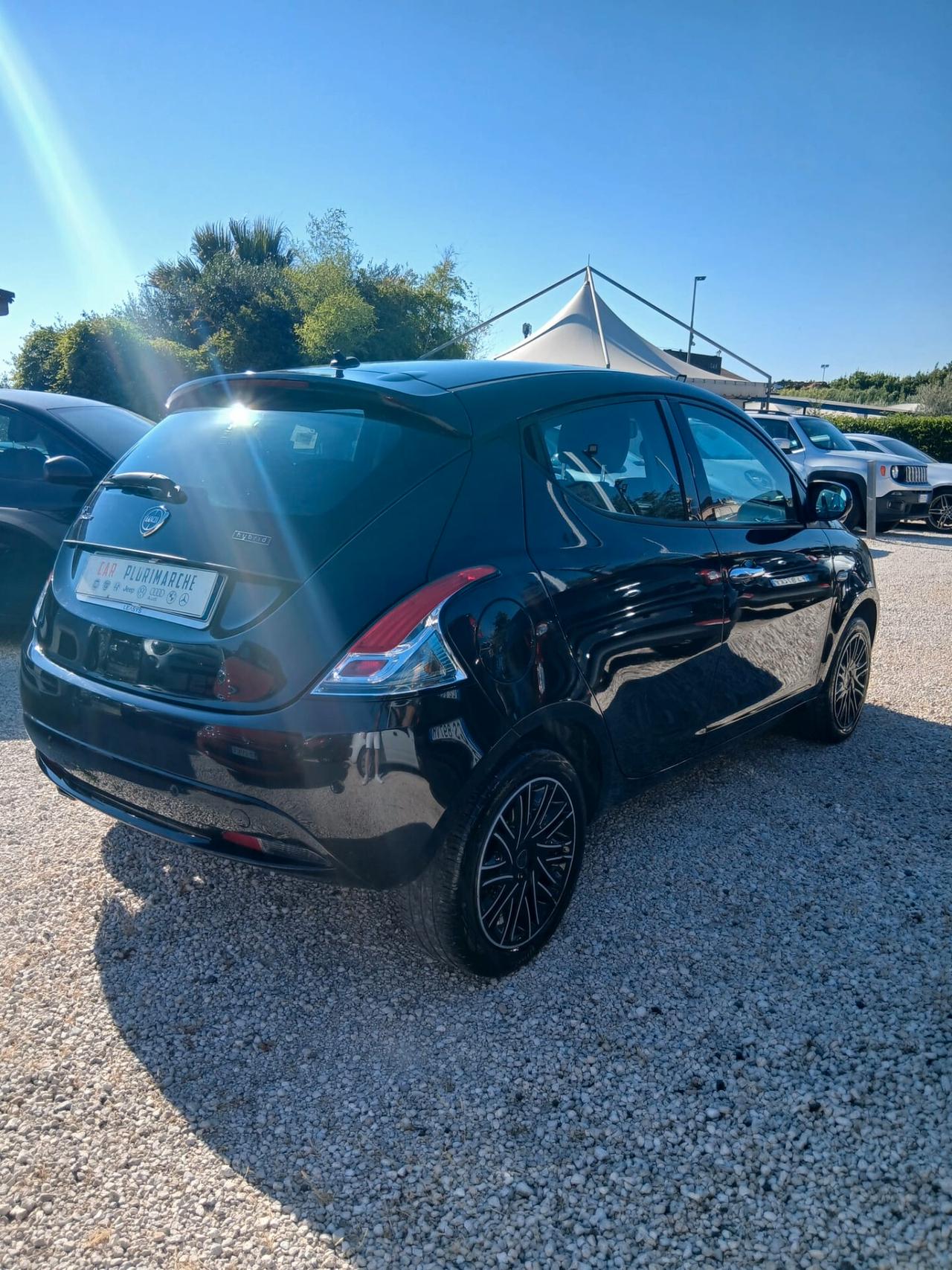 Lancia Ypsilon 1.0 FireFly 5 porte S&S Hybrid Ecochic UnYca
