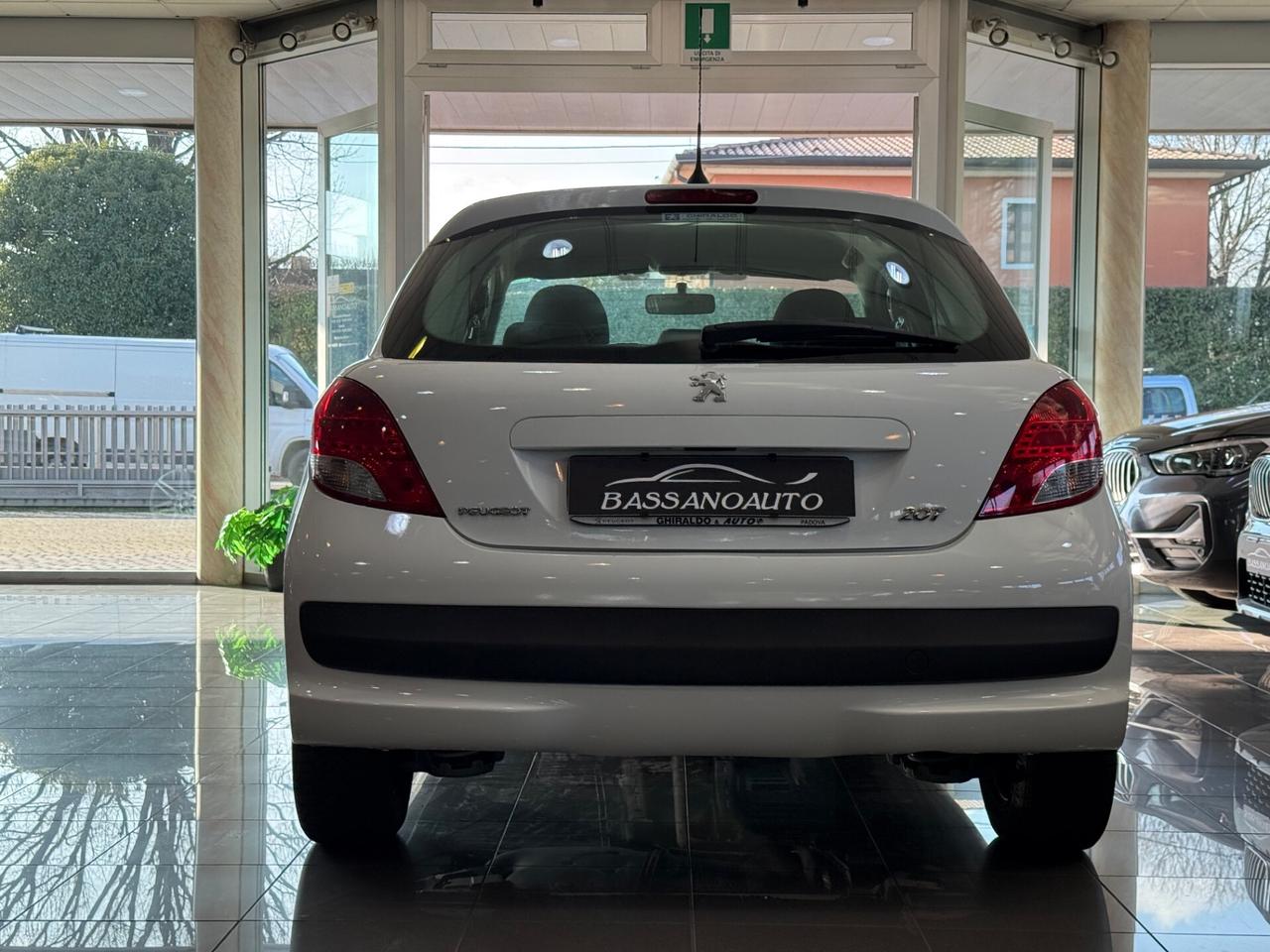 Peugeot 207 5p 1.4 73.000 KM!