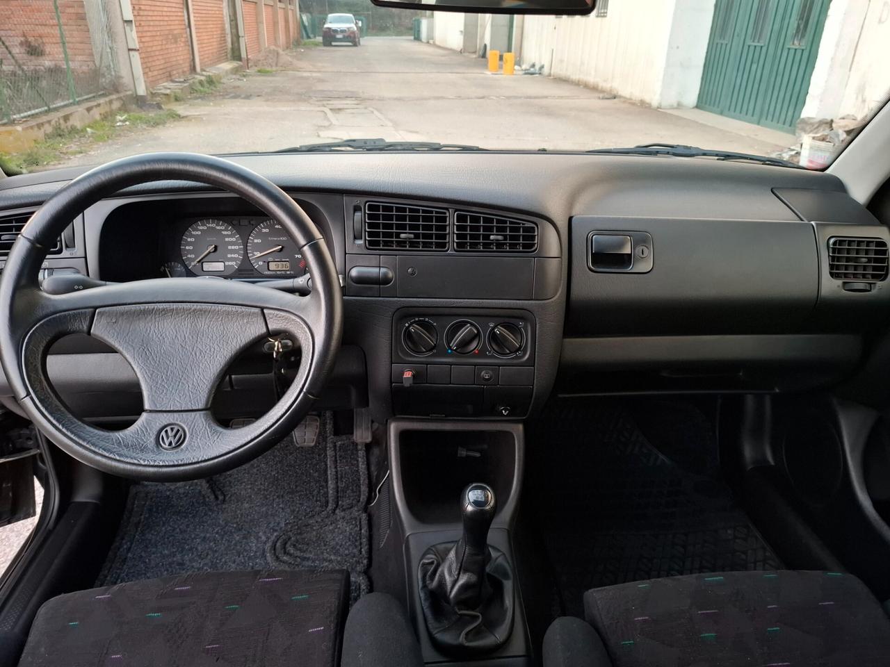 Volkswagen Golf GTI 2.0 16V 29.900km