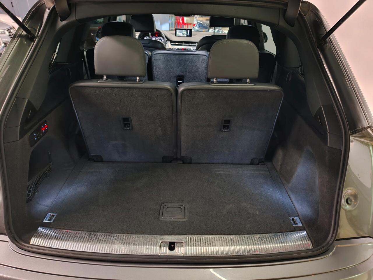 Audi Q7 3.0 TDI 272 CV quattro S Line Tetto Sospensioni