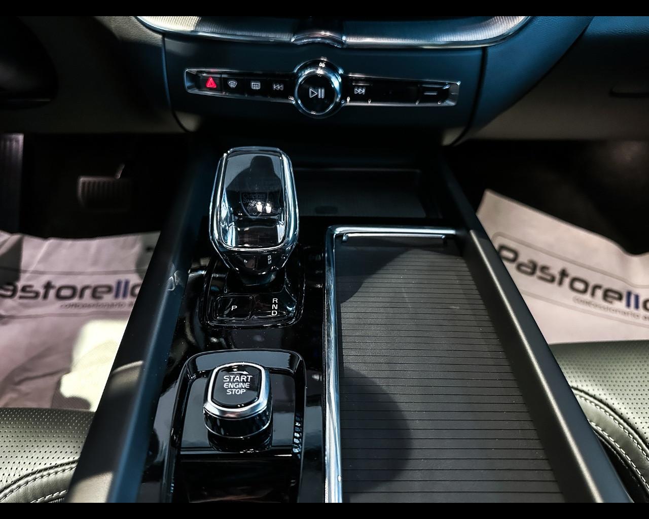 VOLVO XC60 Ultra Black Edition T6 AWD AUT