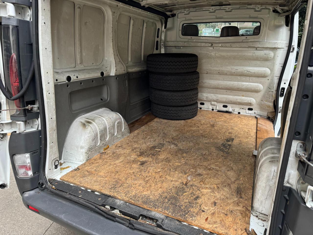 NISSAN Primastar V29 2.5 dci 140 L1H1 IVA COMPRESA