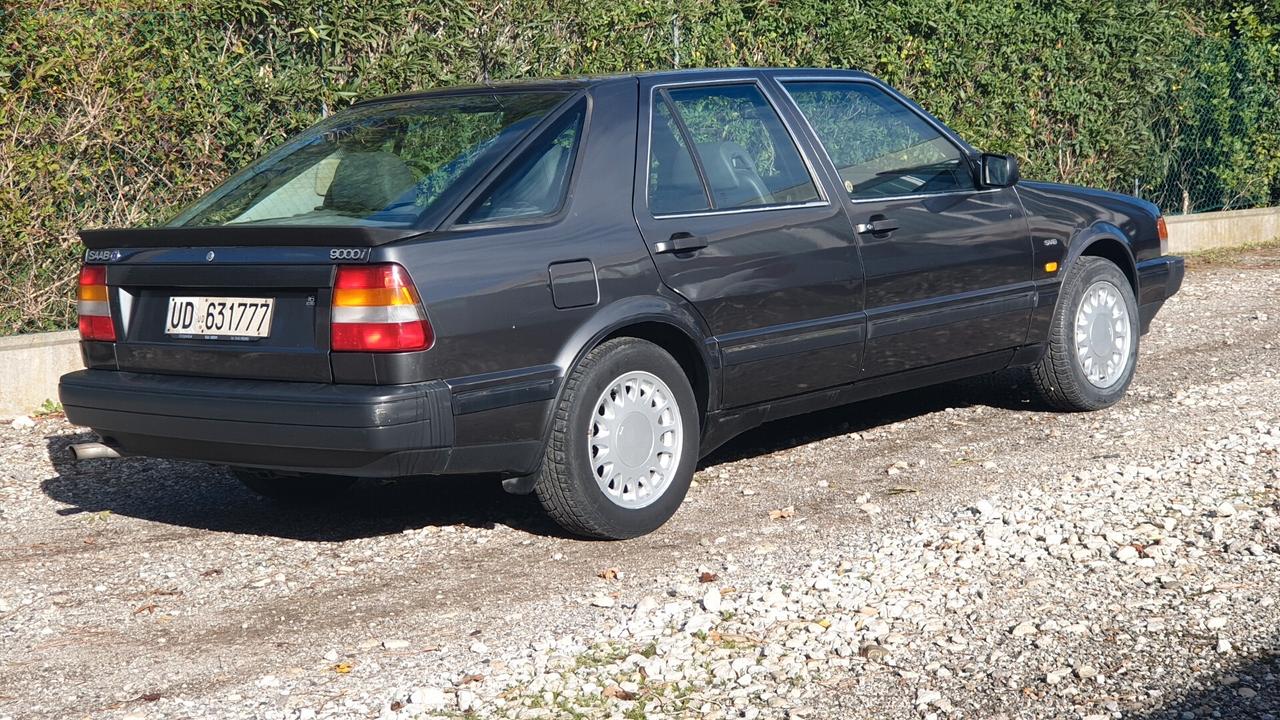 Saab 9000 i 16 5 porte