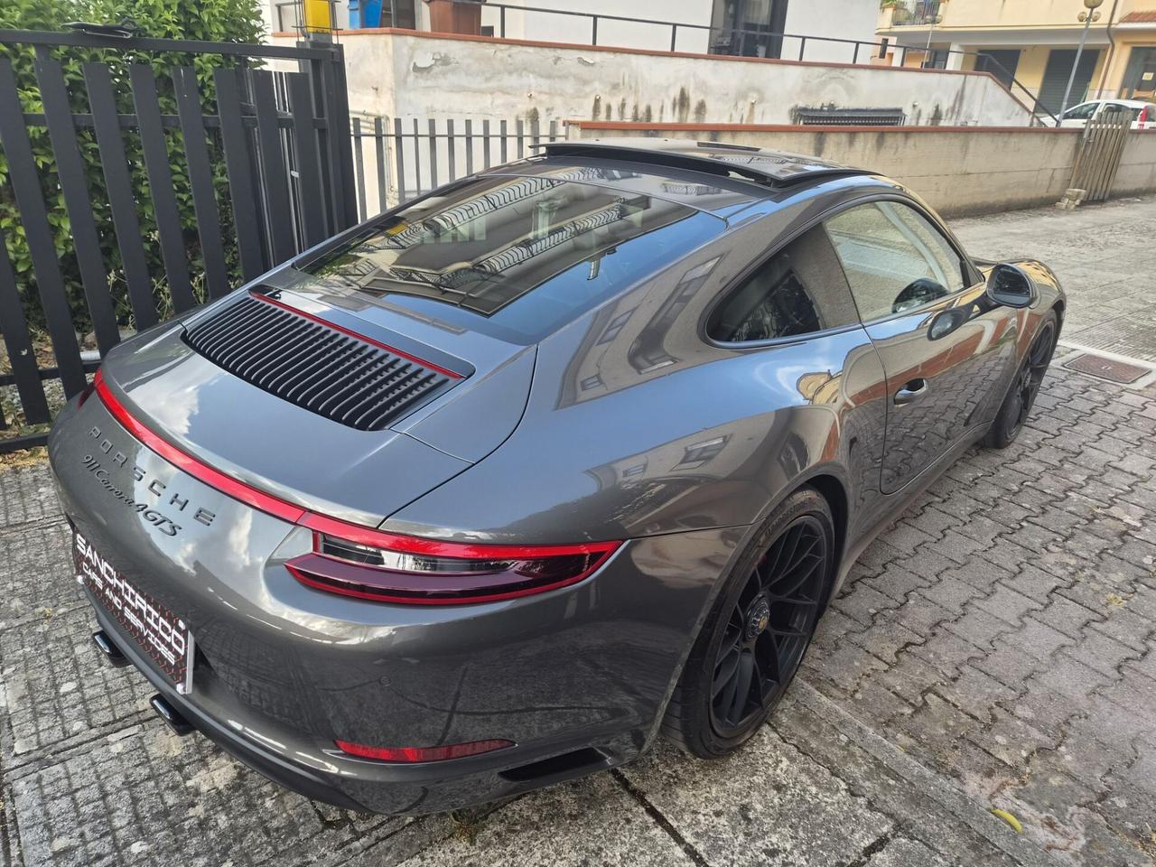 Porsche 911 3.0 Carrera 4 GTS Coupé