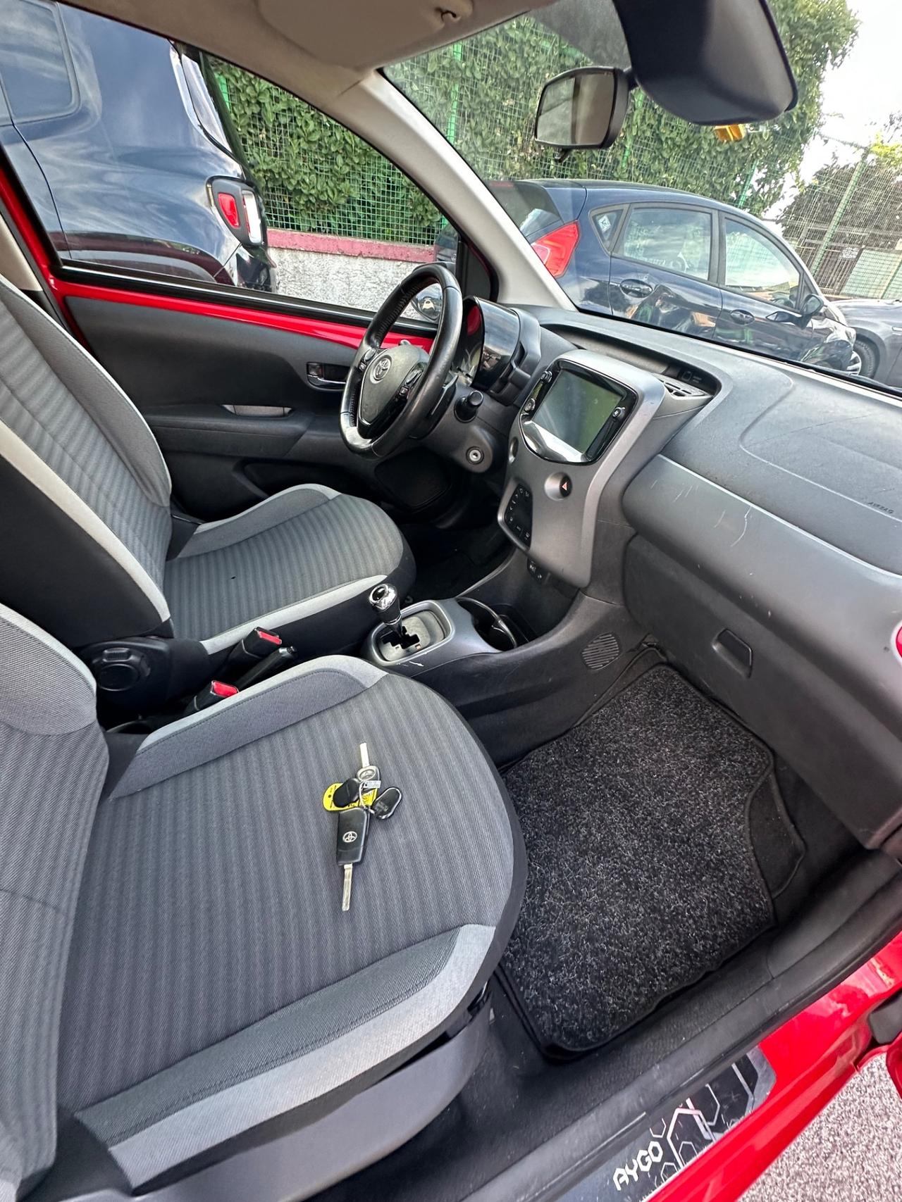 Toyota Aygo 1.0 VVT-i 72 CV 5 porte x-play MMT