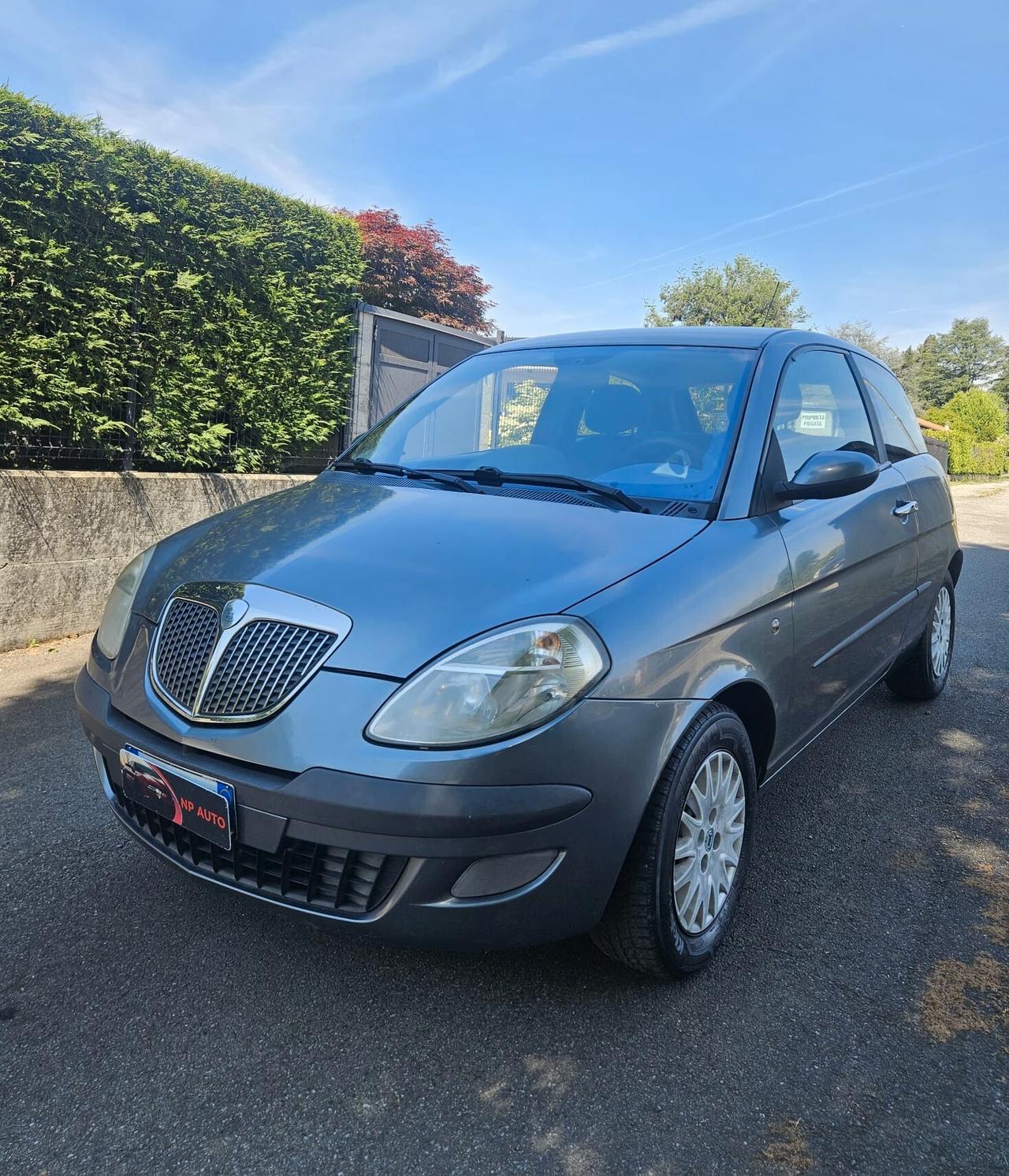 Lancia Ypsilon 1.2 NEOPATENTATI