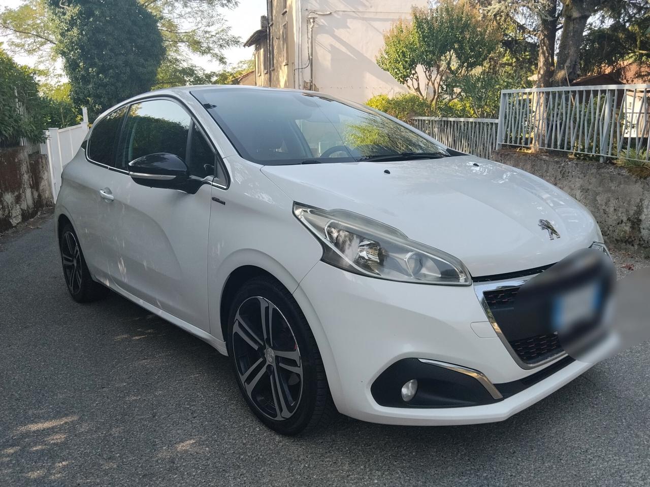 Peugeot 208 BlueHDi 100 3 porte GT Line