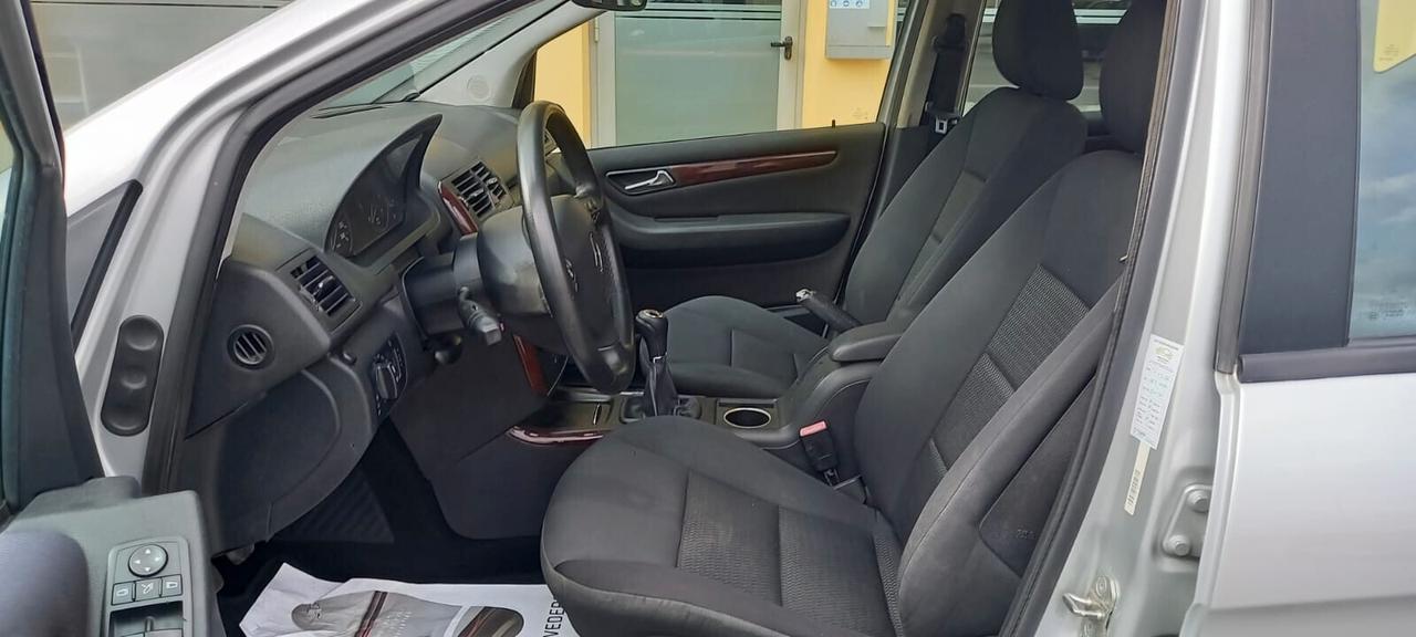 Mercedes-Benz Classe A 150 All. Elegance Benzina cc. 1.5 CV. 95 Cambio Manuale 5 Porte 5 Posti Utilizzabile anche per i Neopatentati.