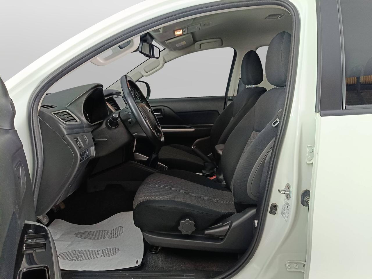 MITSUBISHI L200 Cab VI 2019 - L200 d.cab 2.3d Intense 4wd 150cv