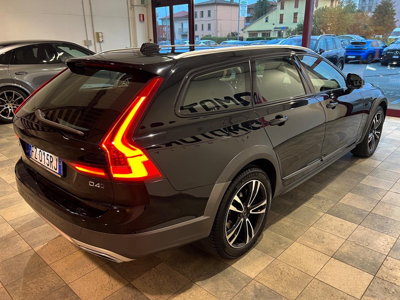 Volvo V90 Cross Country 2.0 d4 Business Plus awd geartronic