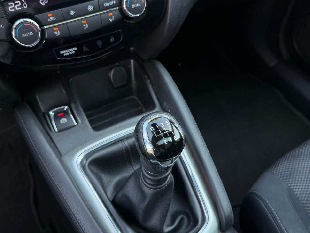 Nissan Qashqai 1.2 DIG-T Tekna TETTO PANORAMICO
