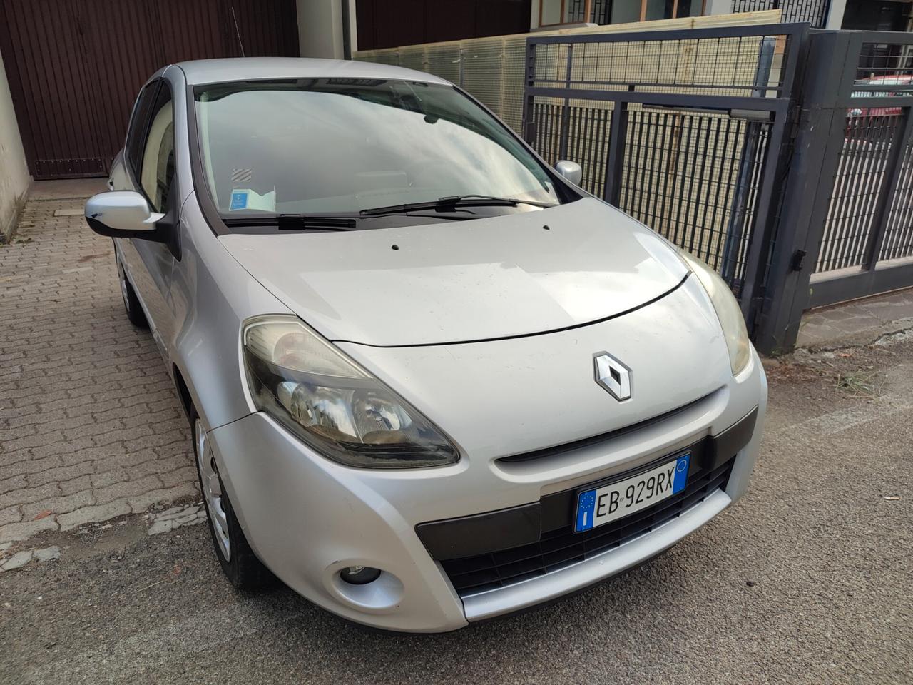 RENAULT CLIO DEL 2010 1.2BENZINA MOLTO BELLA