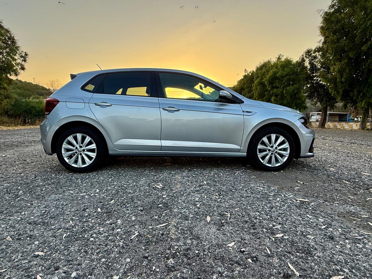 VOLSKSWAGEN POLO 1.6 TDI 95 CV 5p. RLINE