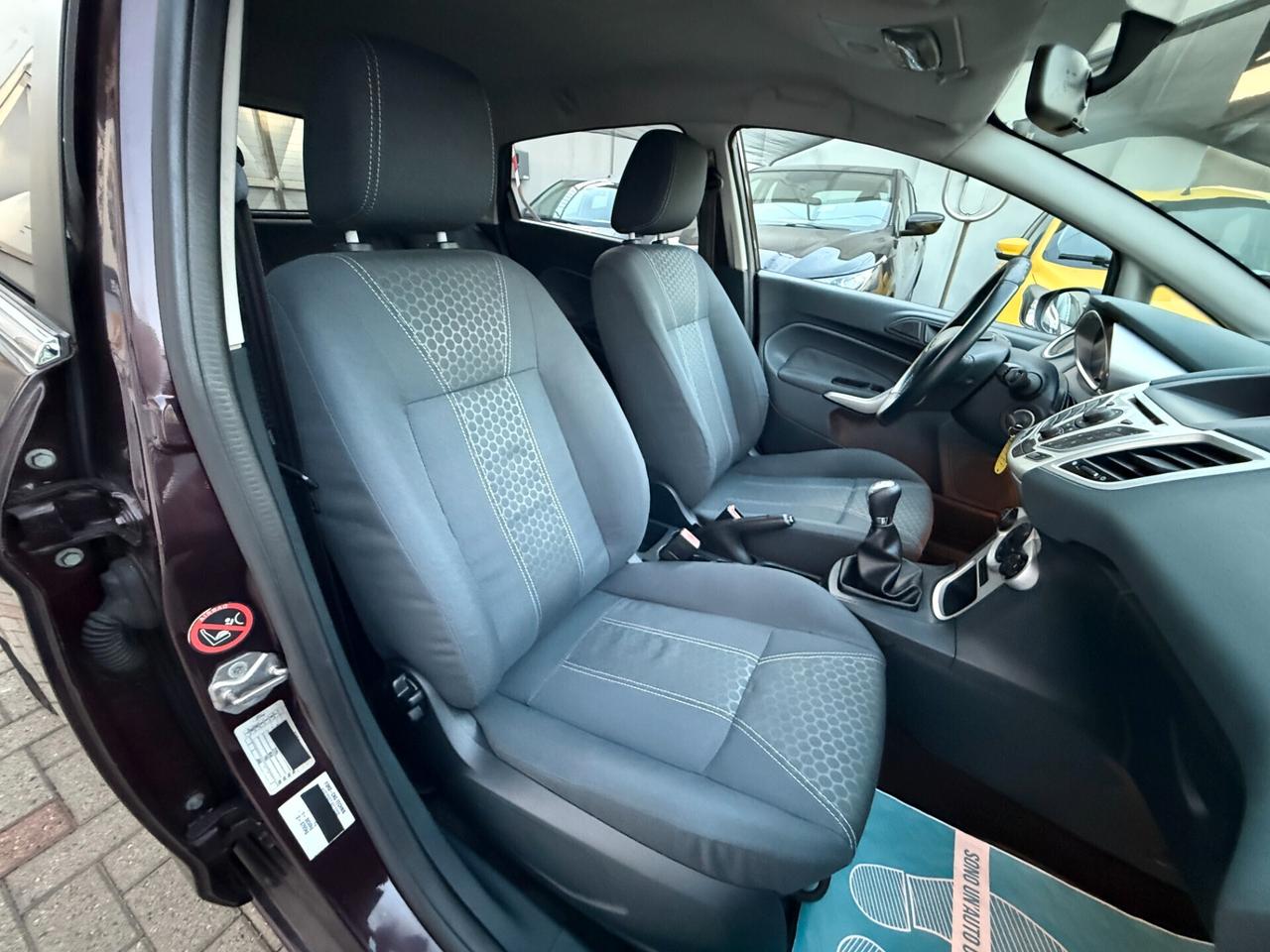 Ford Fiesta 1.4 5 porte Bz.- GPL Titanium - NeoPatentati