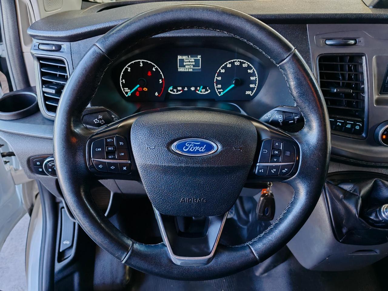 Ford Transit Custom 2.0 EcoBlue Hybrid 130 PC Titanium