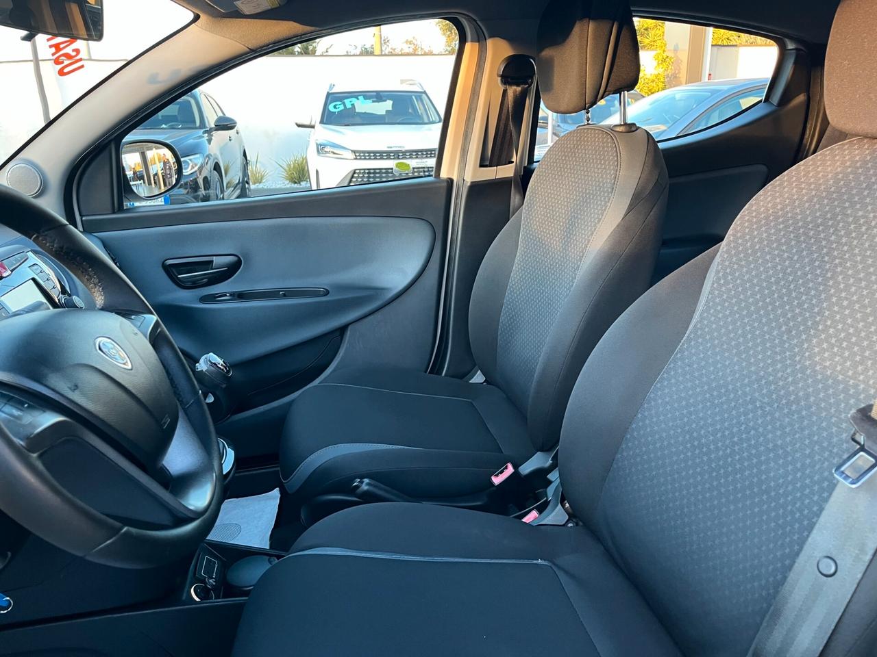 Lancia Ypsilon 0.9 TwinAir 85 CV 5 porte Metano Ecochic Gold