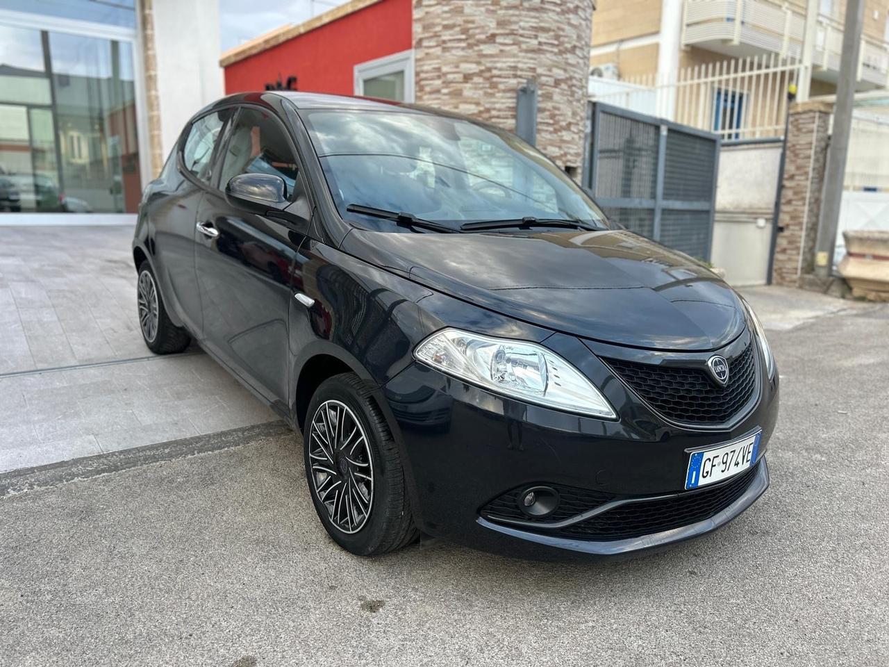 Lancia Ypsilon 1.0 FireFly 5 porte Hybrid Ecochic -2021