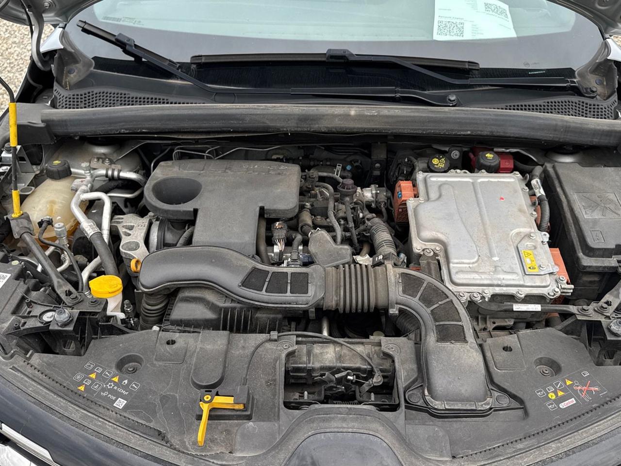 Renault Captur 1.6 e-tech hybrid rs line 145cv auto