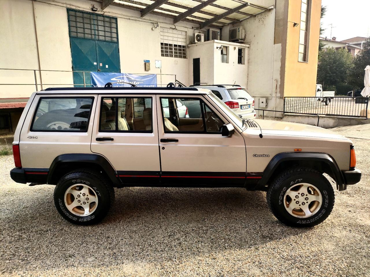 Jeep Cherokee 2.5 TD 5p Selec-Trac Country