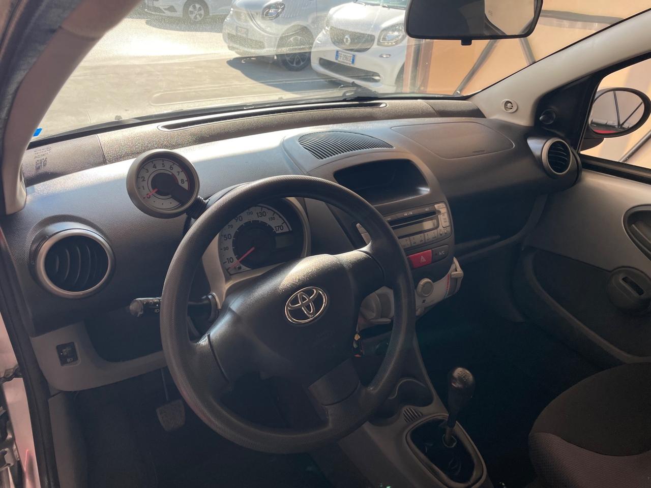 Toyota Aygo 1.0 12V VVT-i 5 porte Sol