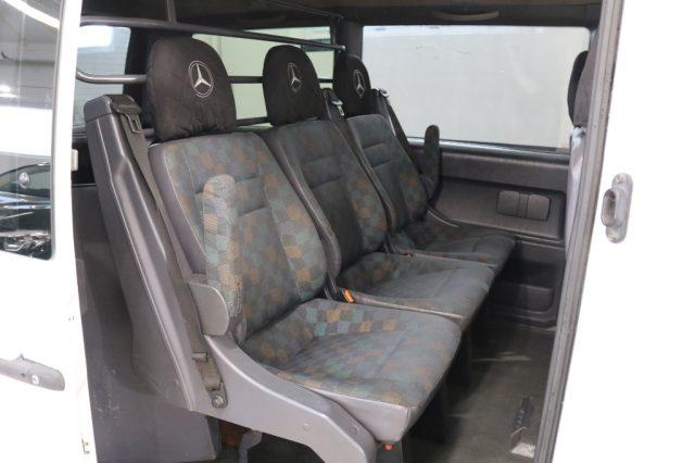 MERCEDES-BENZ Vito 112 CDI cat Mixto Vetrato/GANCIO TRAINO 6 POSTI