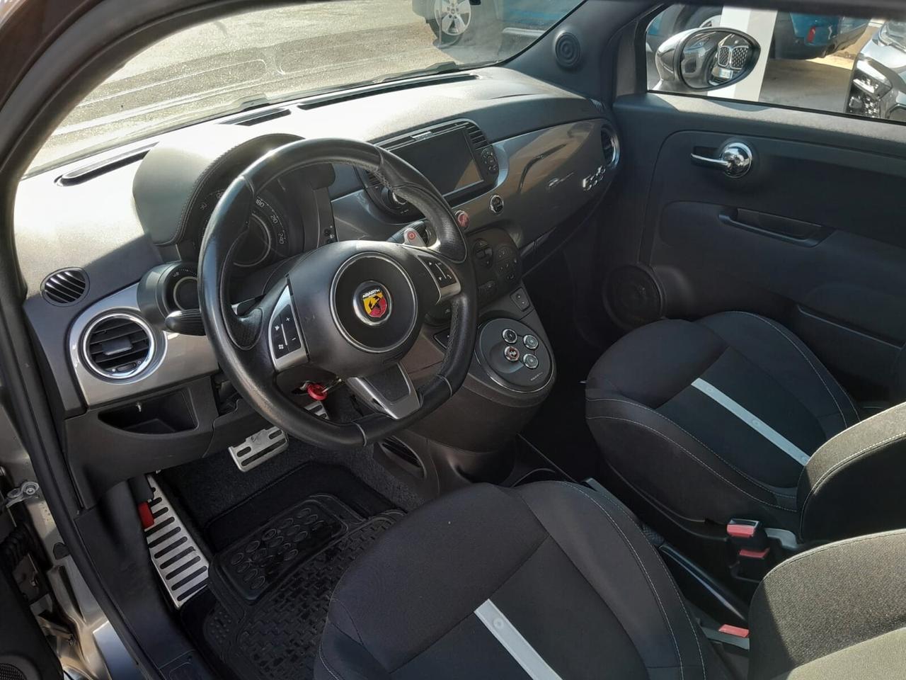 Abarth 500 C 1.4 Turbo T-Jet MTA