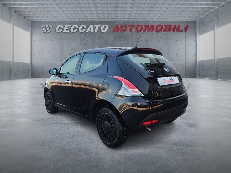 Lancia Ypsilon Ypsilon 1.0 firefly hybrid Silver s&s 70cv 5p.ti