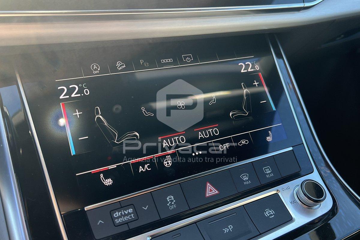 AUDI Q8 45 TDI quattro tiptronic Sport