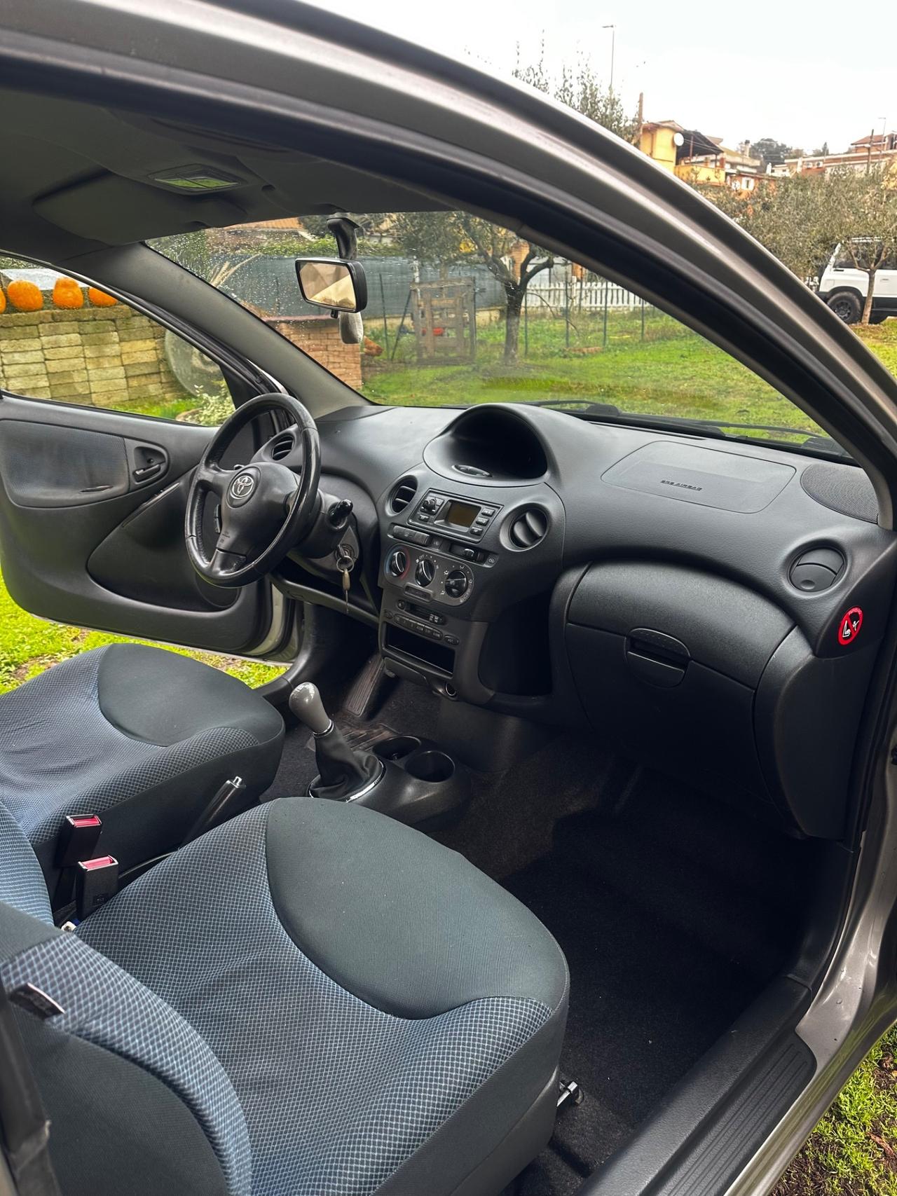 Toyota Yaris 1.0 3 porte Sol