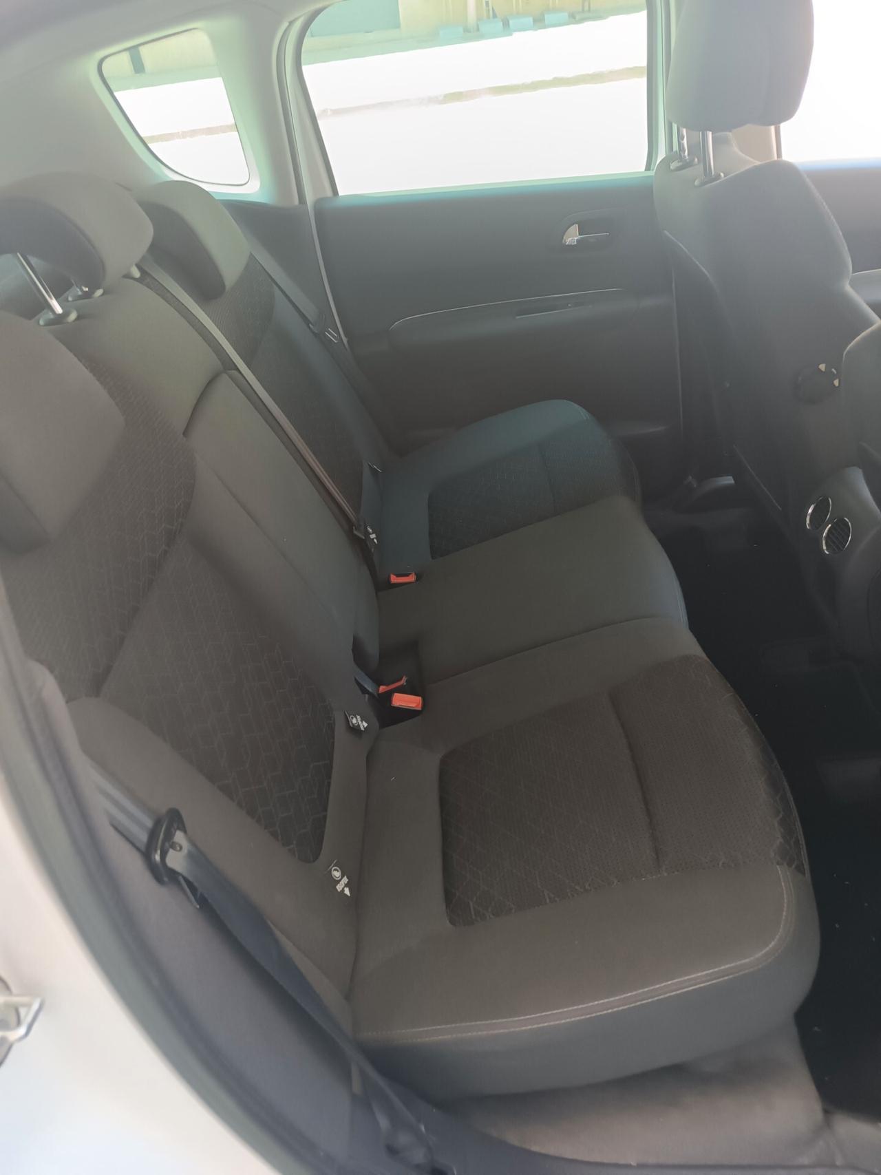 Peugeot 3008 1.6 e-HDi 115CV CAMBIO AUTOMATICO FULL