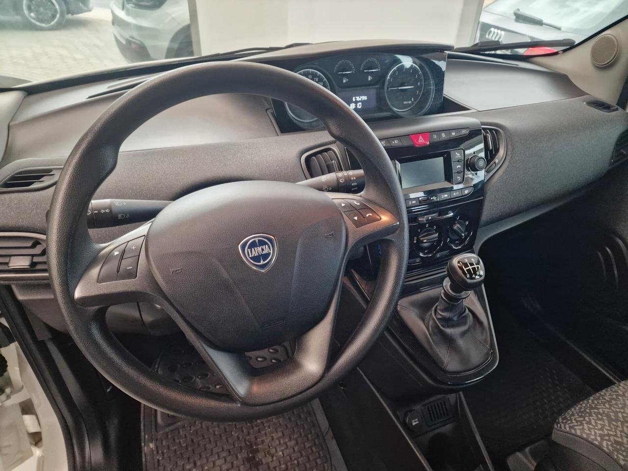 Lancia Ypsilon 1.0 FireFly 5 porte S&S Hybrid Ecochic A. Ferretti