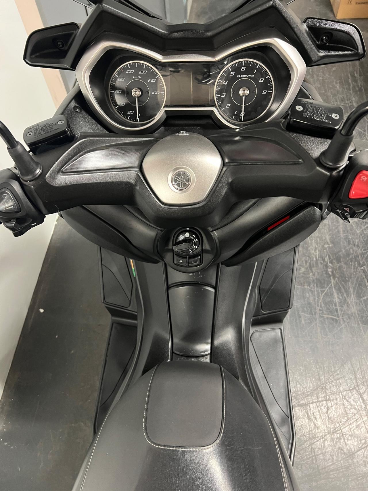 Yamaha X-Max 300
