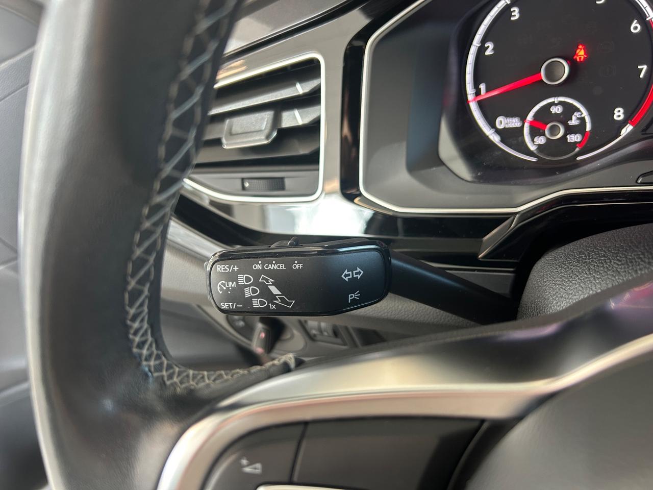 Volkswagen Polo 1.0 EVO 80 CV 5p. Sport BMT R-Line Neopatentati