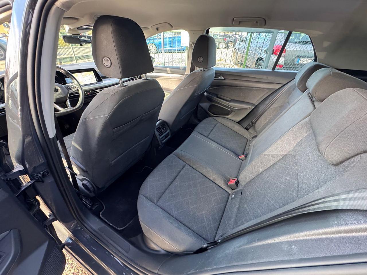 Volkswagen Golf 2.0 tdi Life 115cv dsg
