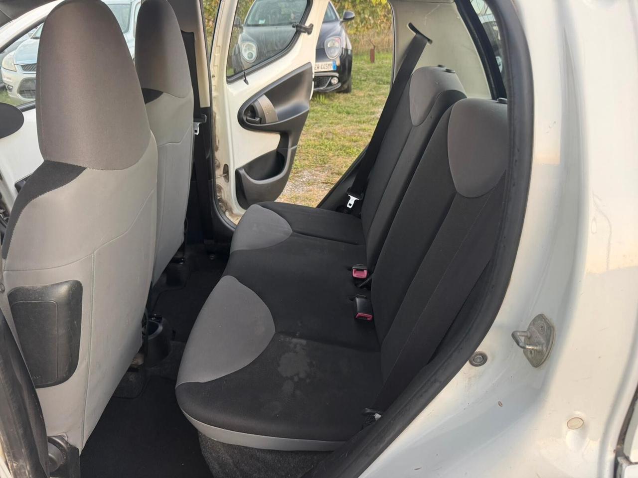 Peugeot 107 1.0 5 porte del 2014 SOLO 136.000 KM