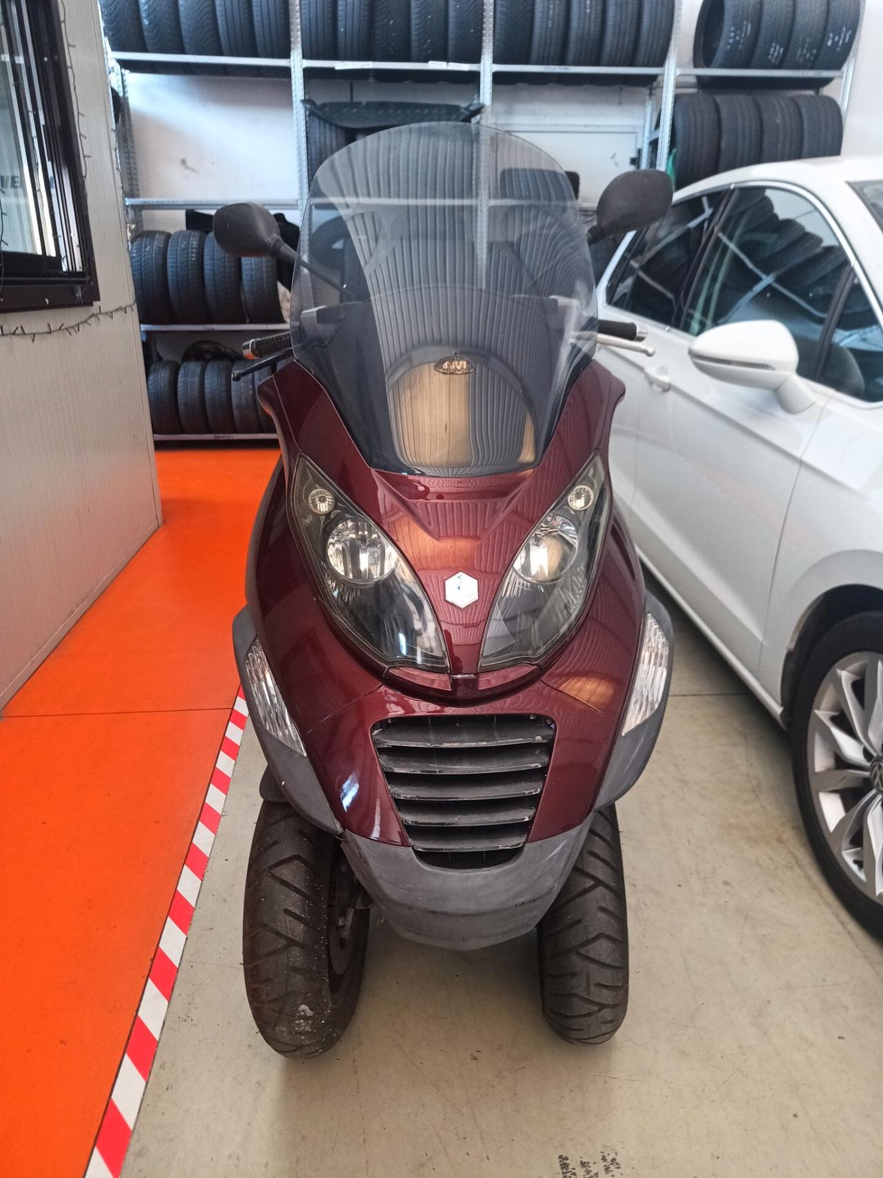 Piaggio MP3 125 Sport