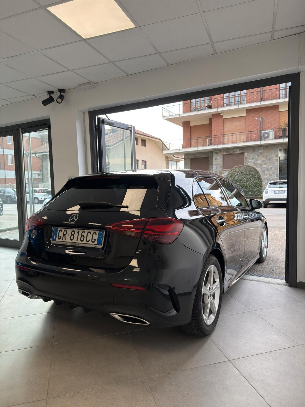 Mercedes-benz A 180 Automatic AMG Line Advanced Plus