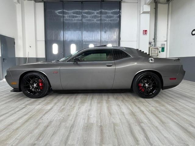 Dodge Challenger 6.4 v8 srt