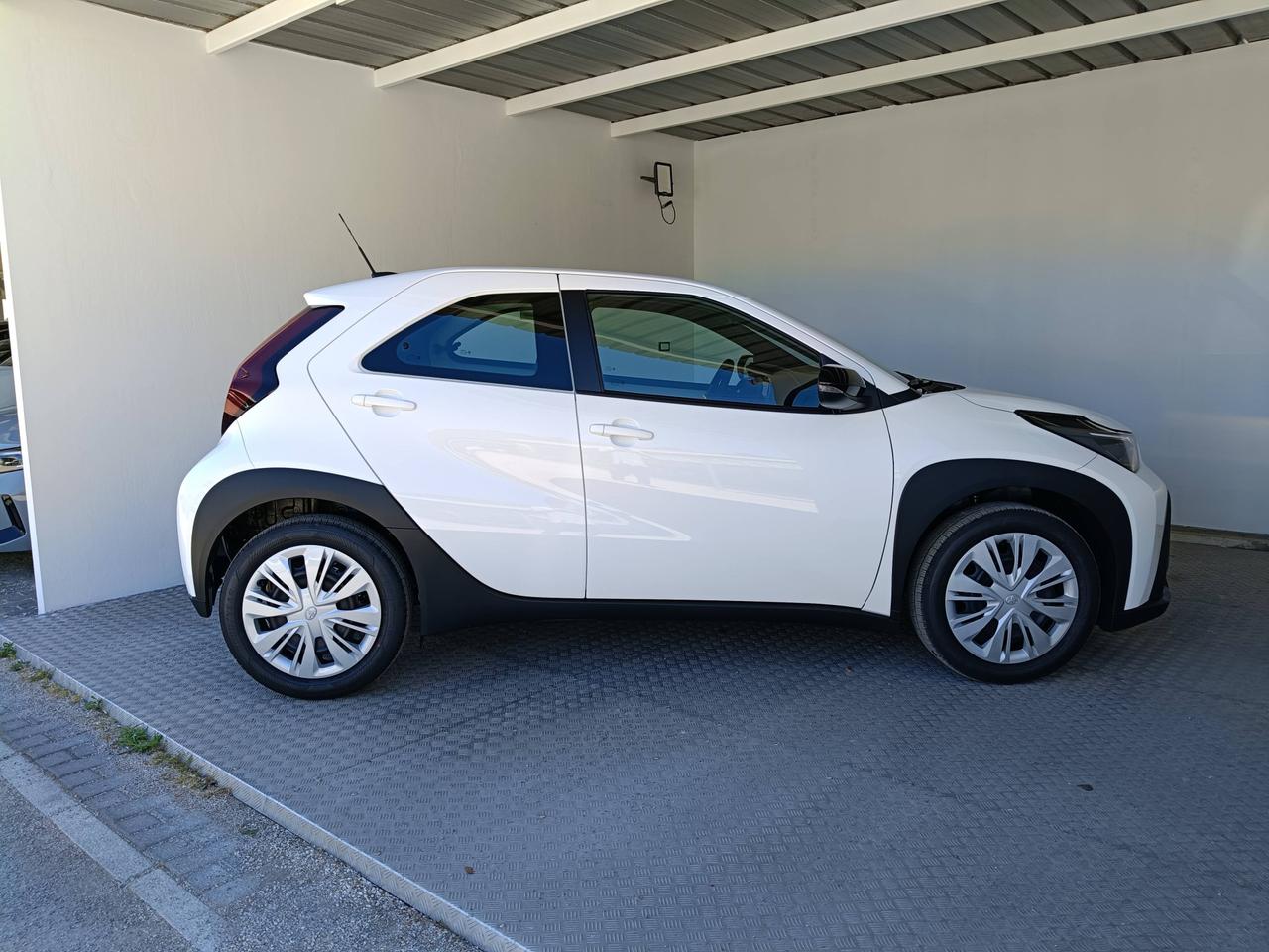 TOYOTA AYGO X HEV MC26