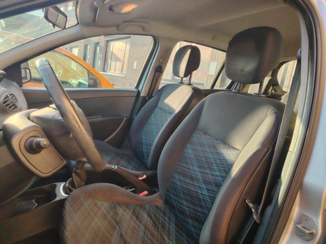 RENAULT Clio 1.2 16V 5 porte Le Iene NEOPATENTATI