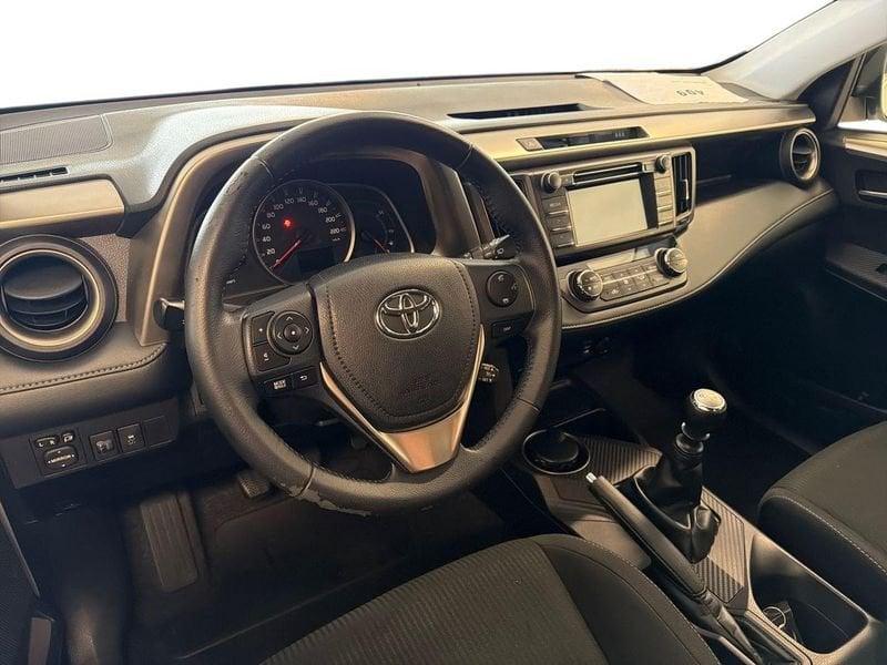 Toyota RAV4 2WD 2.0 D-4D (124CV) MT STYLE WHITE EDITION