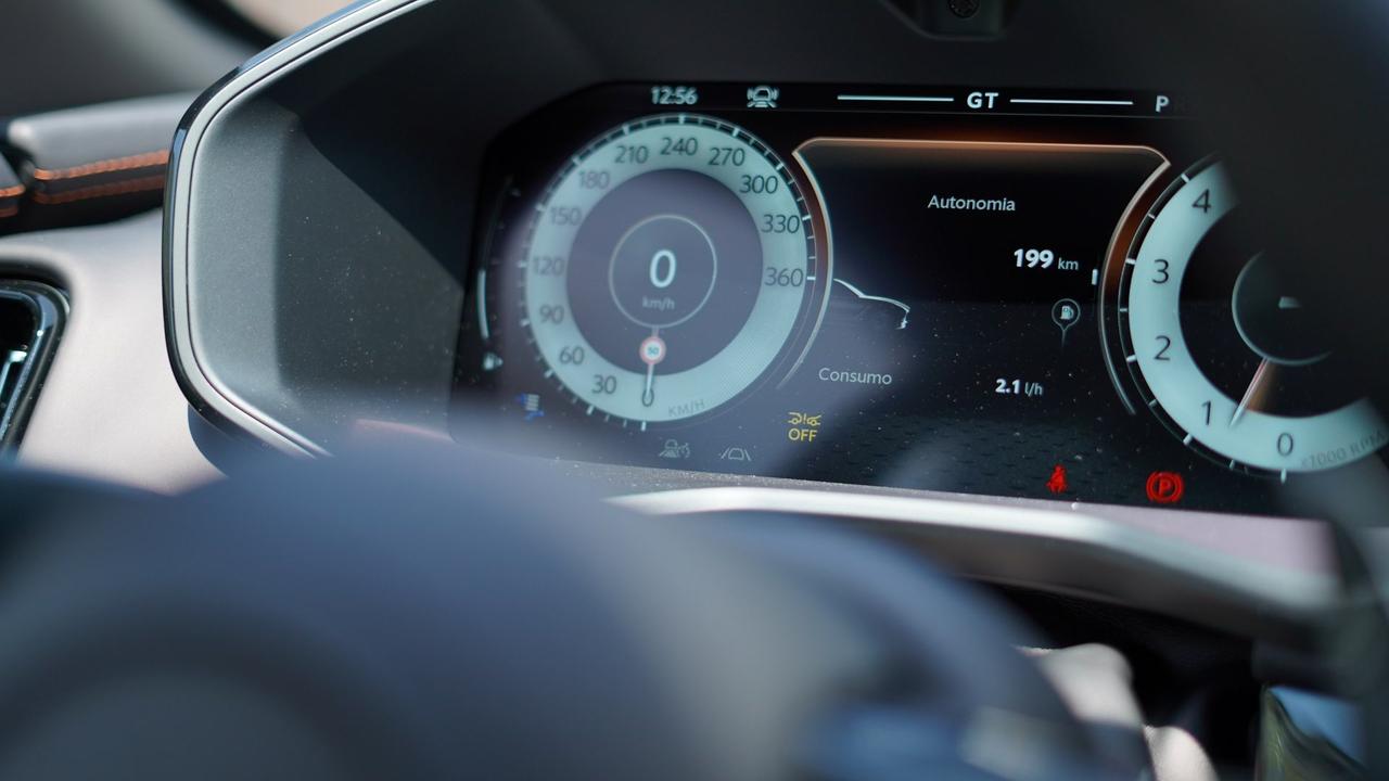 ASTON MARTIN DBX707 4.0