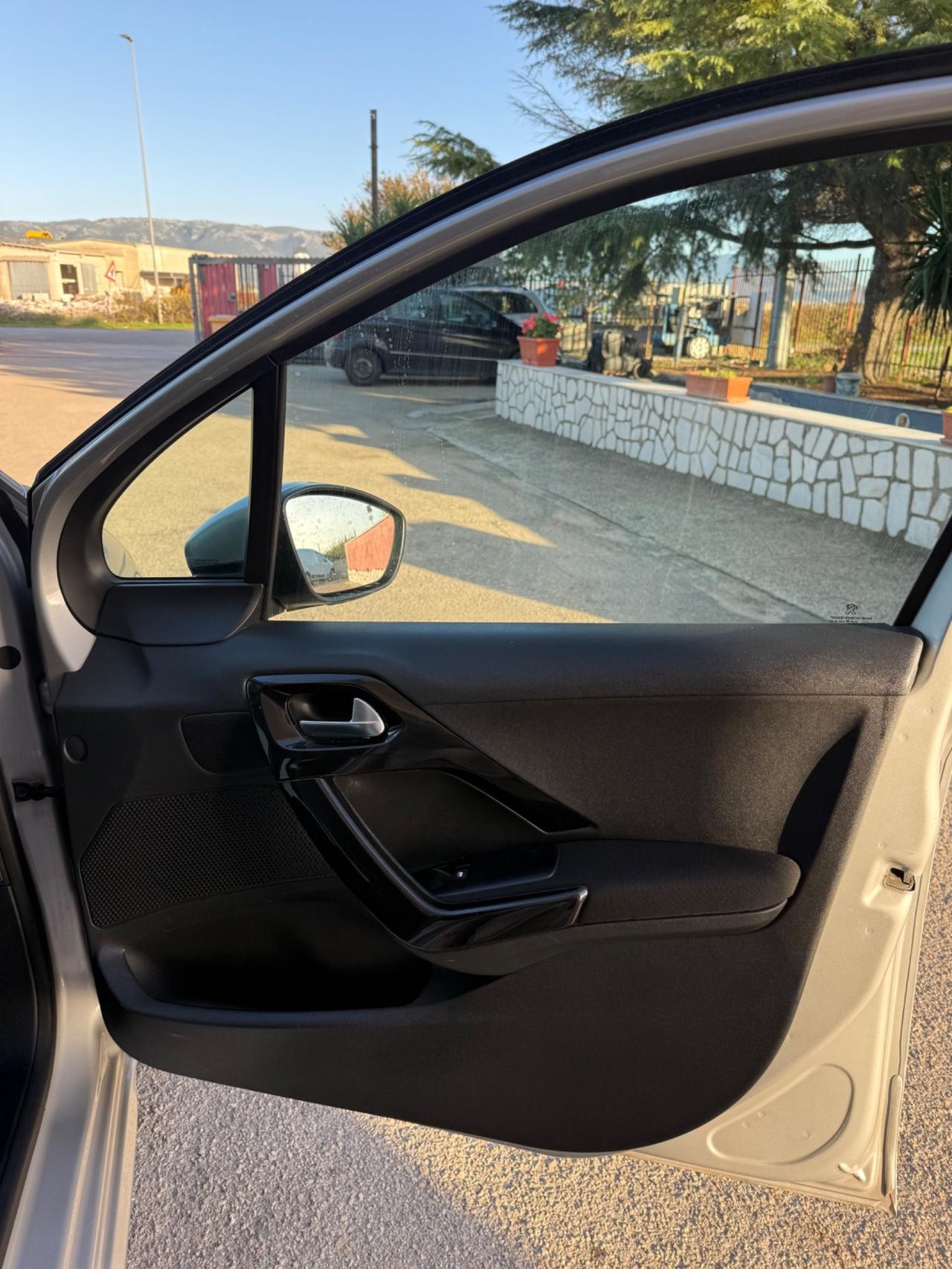 Peugeot 208 1.2 VTi 82 CV 5 porte Allure