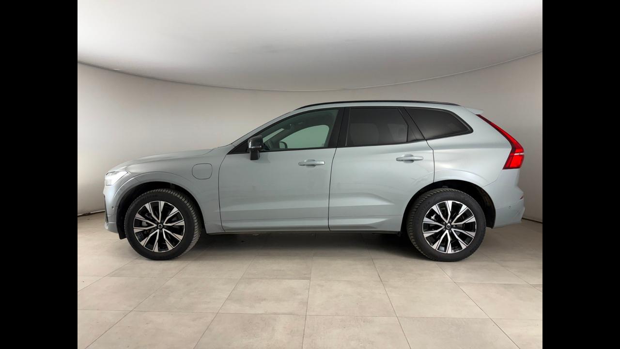 VOLVO XC60 II 2022 - XC60 2.0 t6 phev Plus Dark awd auto
