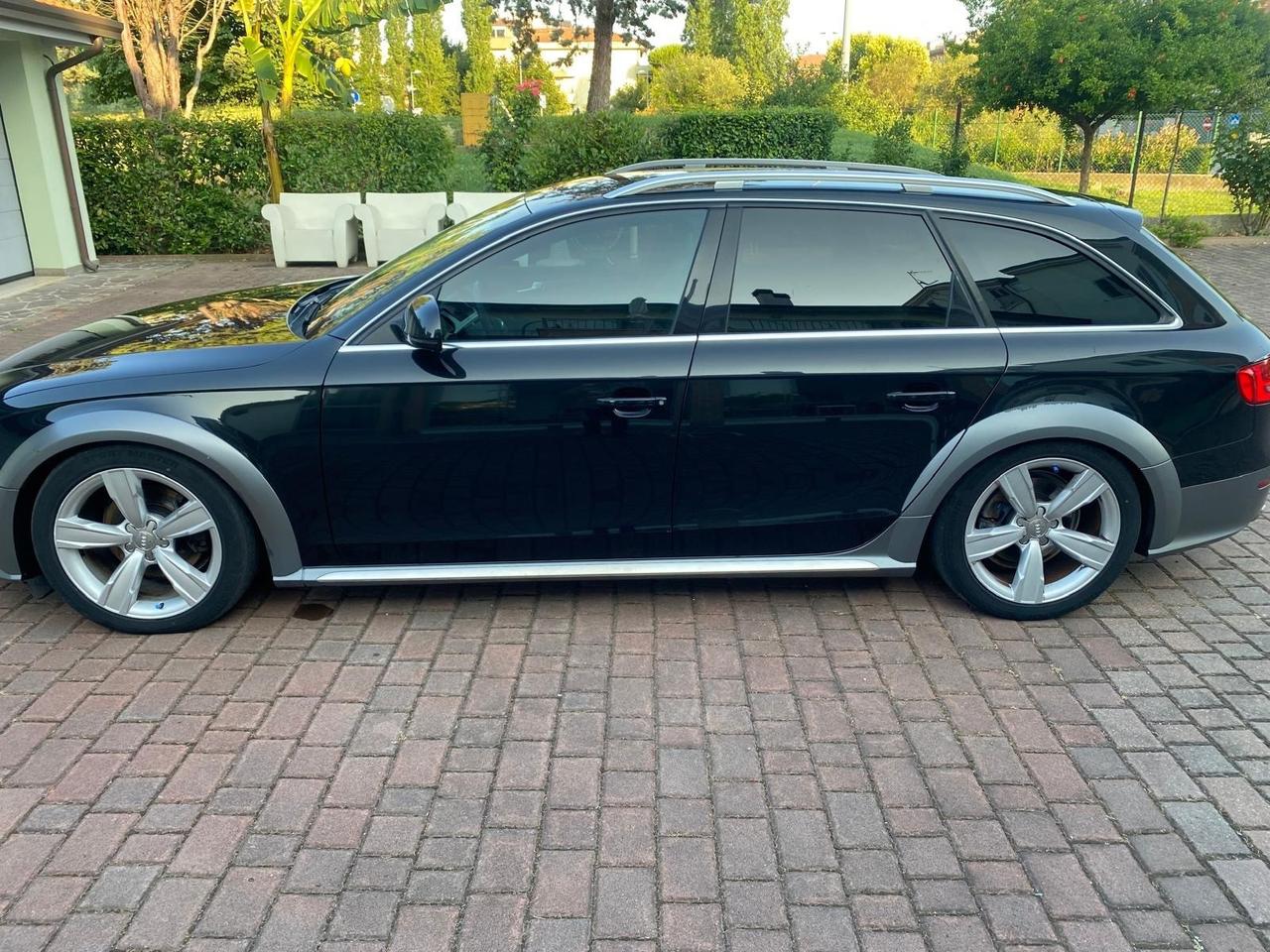 Audi A4 Avant 2.0 TDI 170CV F.AP. ALLROAD QUATTRO ( Gancio traino