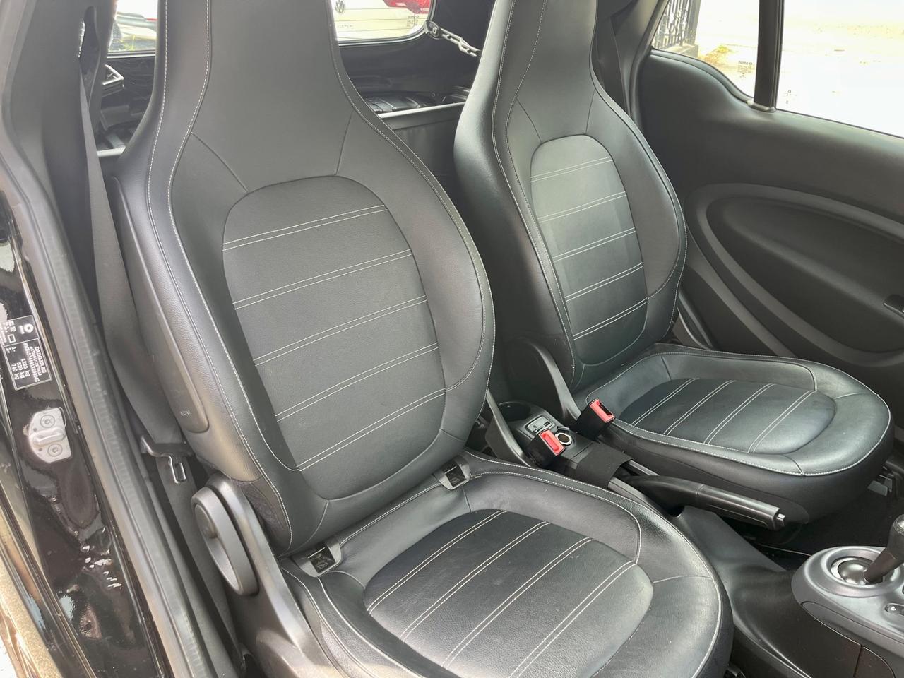Smart ForTwo BRABUS 0.9 Turbo twinamic Urban runner