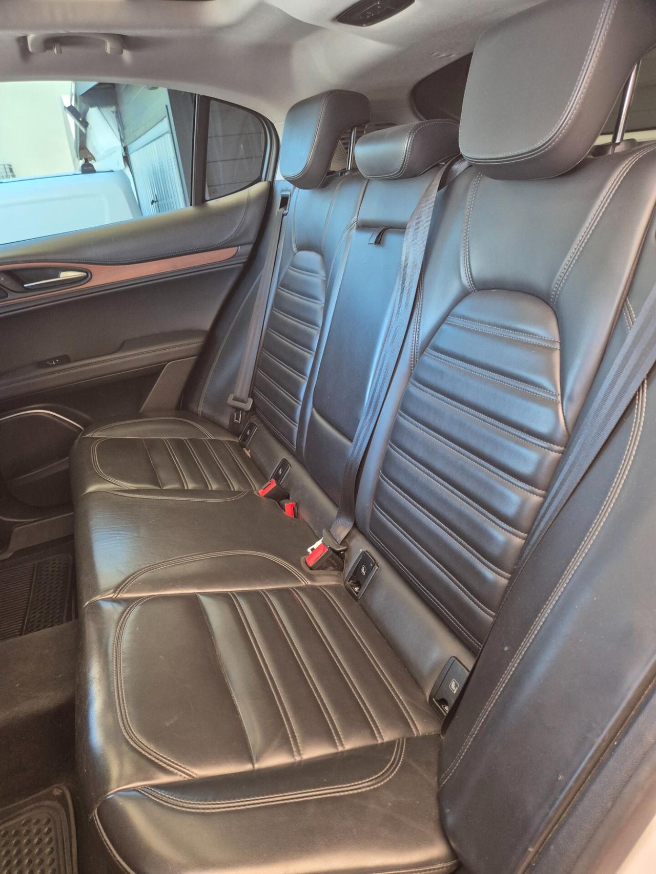 Alfa Romeo Stelvio 2.2 Turbodiesel 210 CV AT8 Q4 Super